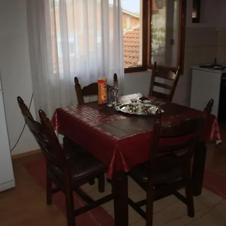 Nana Guest house *